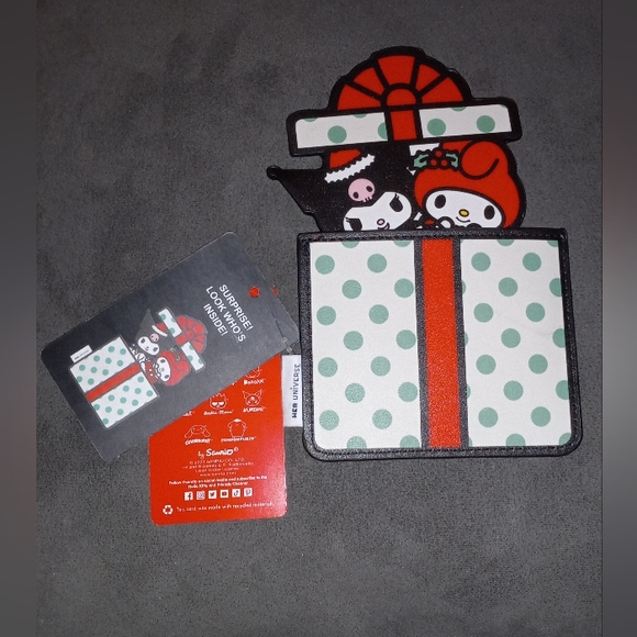 Her Universe × My Melody & Kuromi | Holiday Gift Peeking Cardholder Hot Topic - Picture 1 of 2